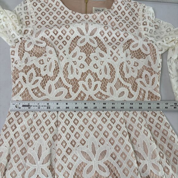 Eliza J Fit & Flare Lace Dress Petite 12 12P Ivory Nude Lining 3/4 Bell Sleeve - Picture 11 of 13